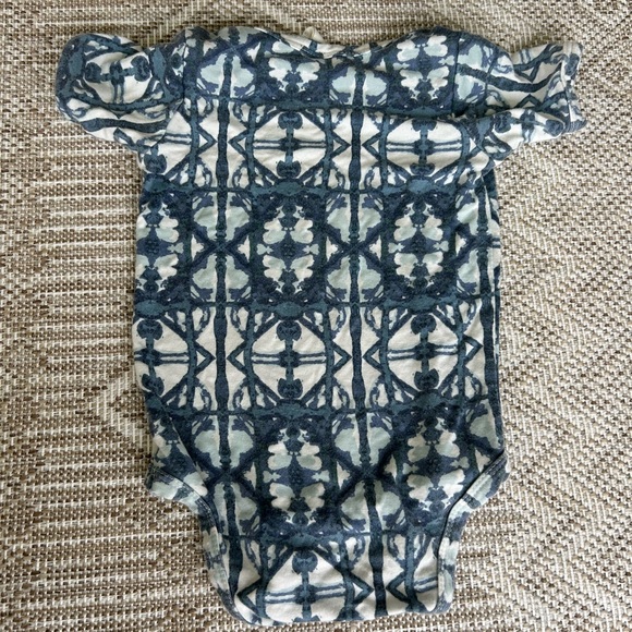 Kate Quinn Bamboo Collection Bodysuit 3-6 Months Blue Stained Glass Boho Pattern - Picture 2 of 5